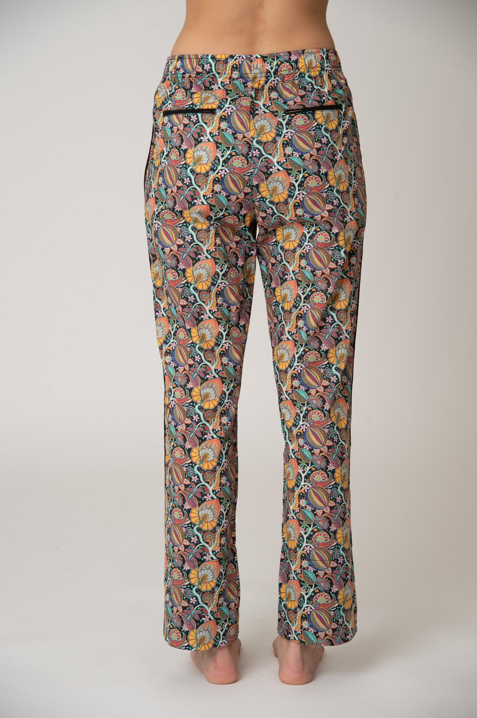 Katro Broad Beach Cotton Pajama Set Black Citronella Vine